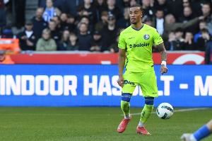 记者：阿奇-布朗越来越有可能加盟费内巴切，近几日米兰未跟进