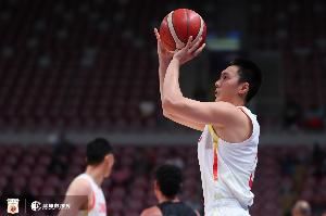 及时复苏！胡明轩替补出战14分钟 全场8中5&三分5中3拿下13分