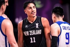 未能救主！卡梅隆替补10中6&三分4中2得全队最高18分 另有2板2助