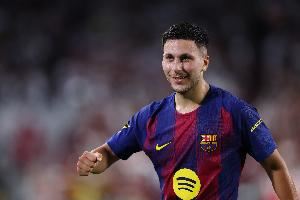 记者：巴萨要尽快完成巴德吉等三人注册，需要佩尼亚等人离队