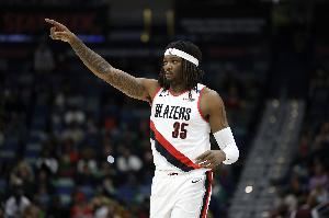 开拓者GM：罗威3月手术后至今未获完全出场许可 不过很接近复出了