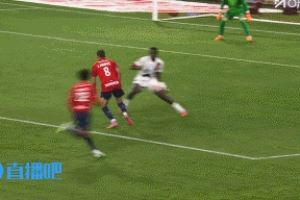 恩里克力挺舍瓦利耶：球从后卫双腿之间飞过来 我们对他充满信心