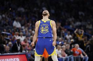 廉颇老矣 尚能饭否??库里3天内2战马刺 合计轰了95分!